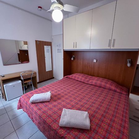 Hotel Zen Lignano Sabbiadoro Bagian luar foto