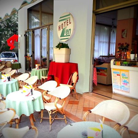 Hotel Zen Lignano Sabbiadoro Bagian luar foto