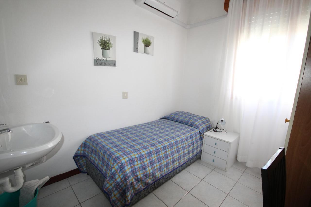 Hotel Zen Lignano Sabbiadoro Bagian luar foto