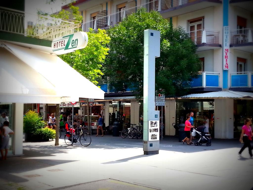 Hotel Zen Lignano Sabbiadoro Bagian luar foto