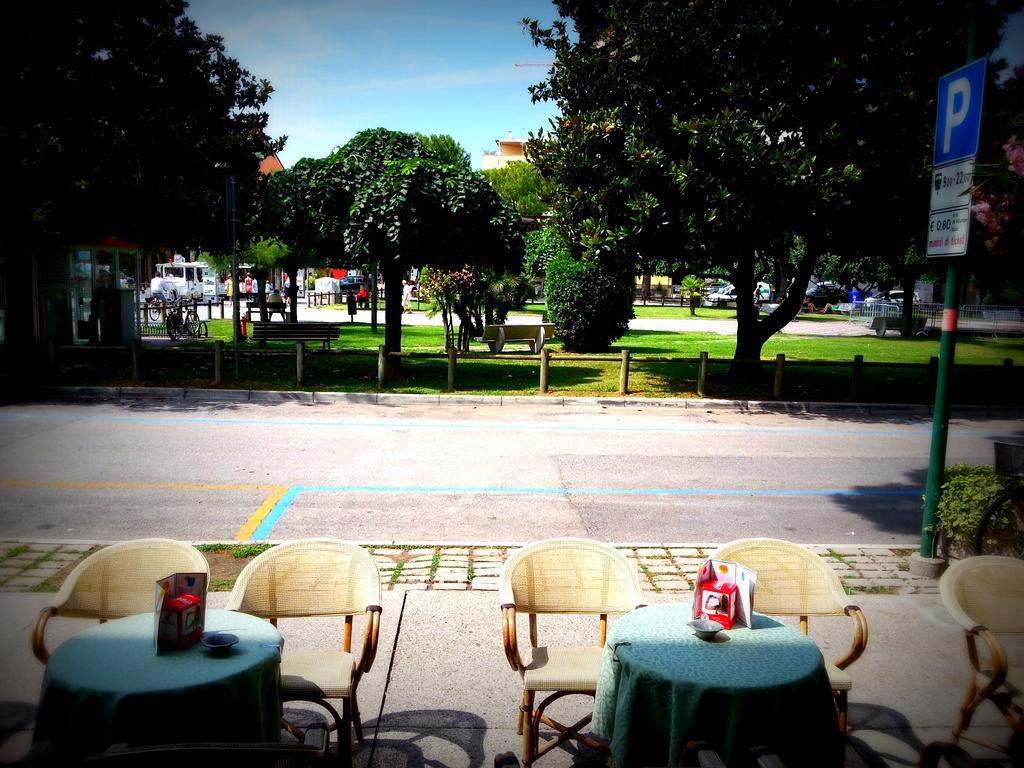 Hotel Zen Lignano Sabbiadoro Ruang foto