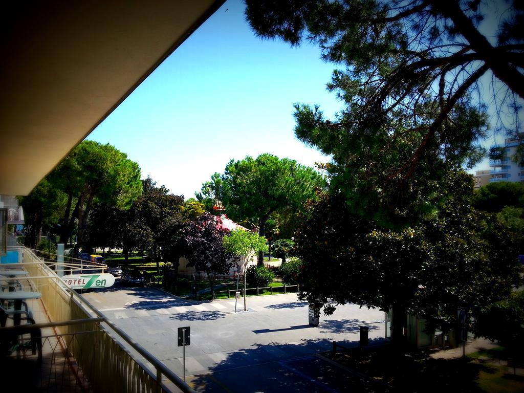 Hotel Zen Lignano Sabbiadoro Ruang foto