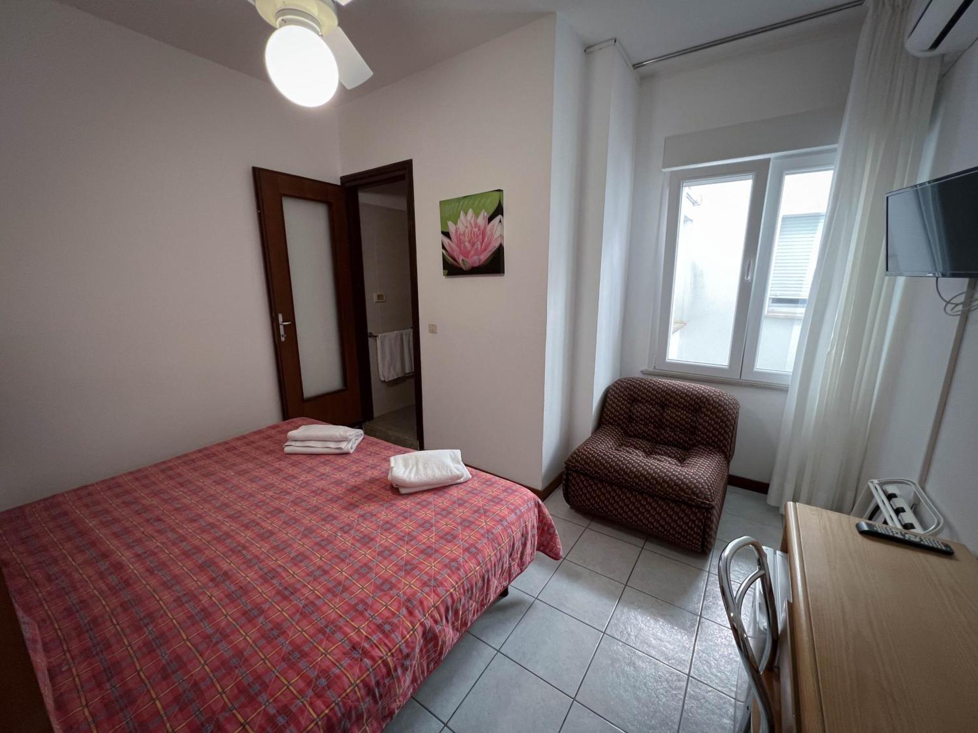 Hotel Zen Lignano Sabbiadoro Bagian luar foto