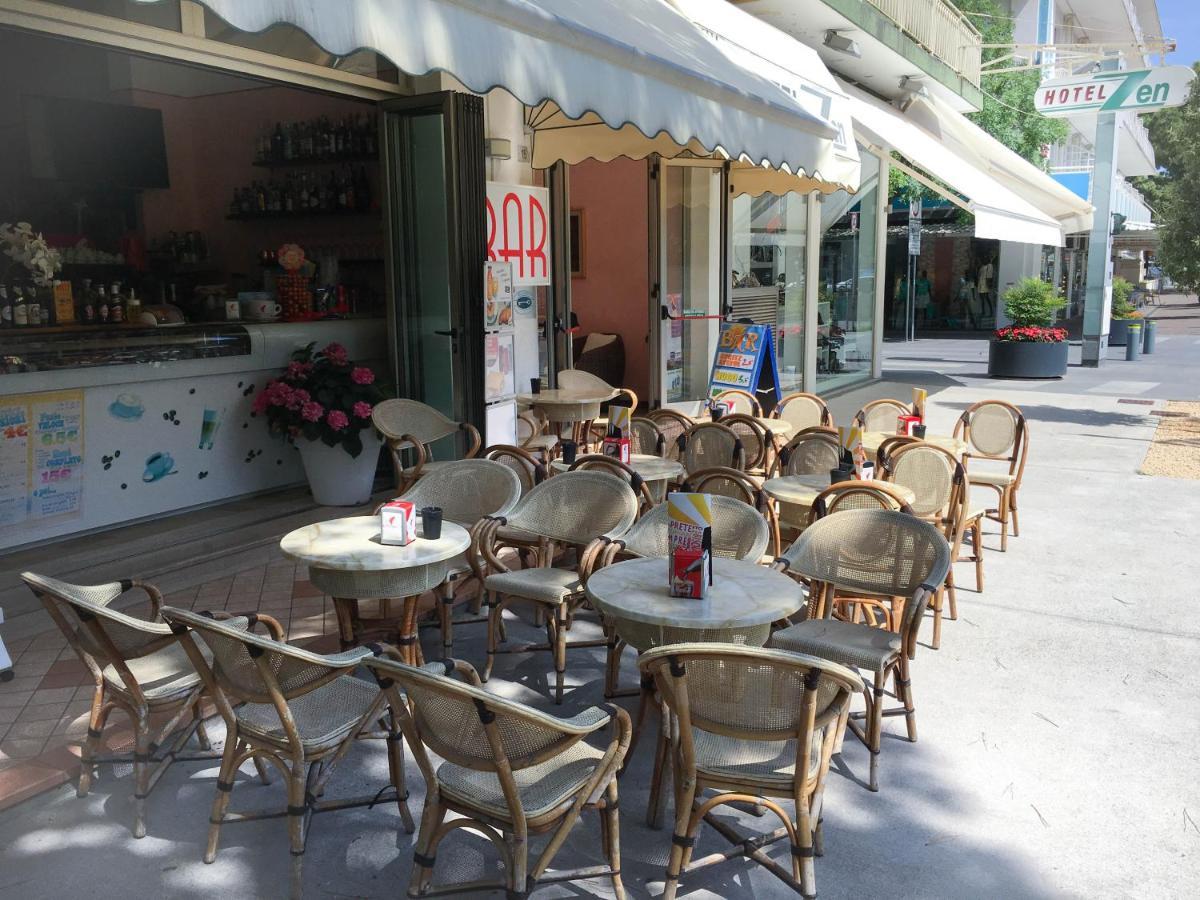 Hotel Zen Lignano Sabbiadoro Bagian luar foto