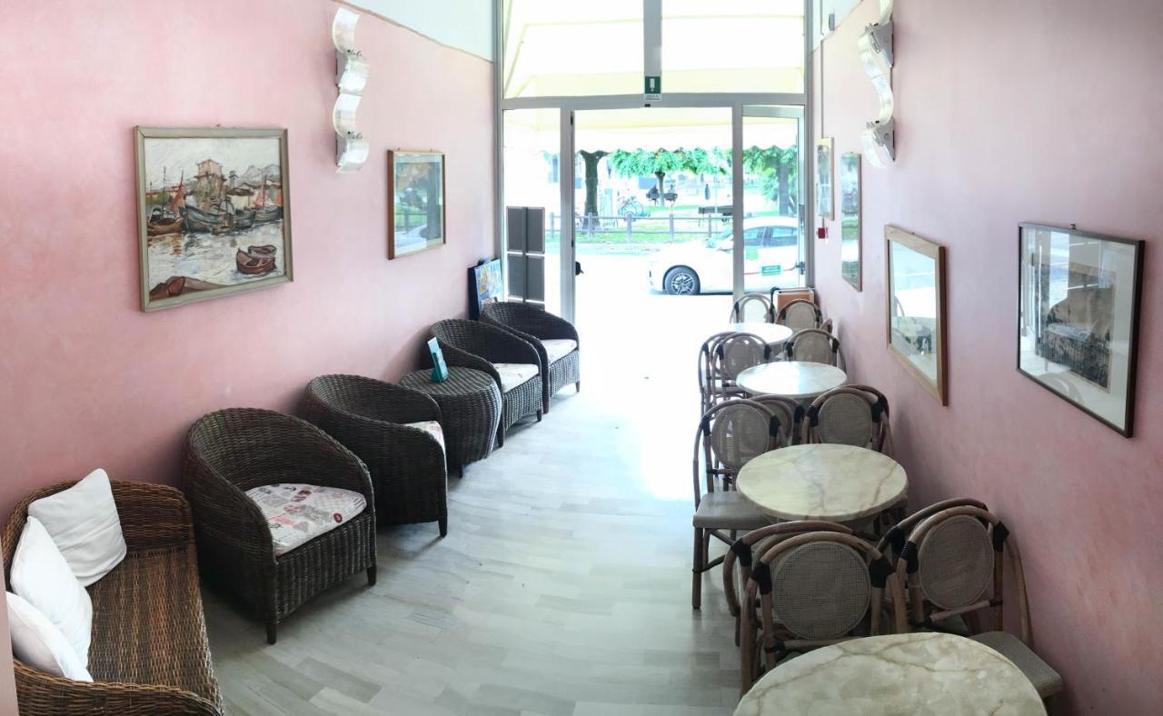 Hotel Zen Lignano Sabbiadoro Bagian luar foto