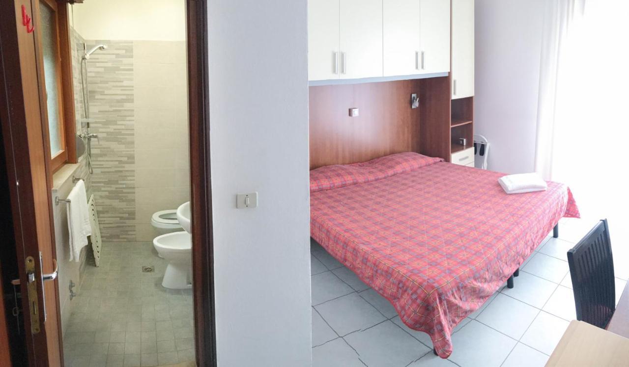 Hotel Zen Lignano Sabbiadoro Bagian luar foto