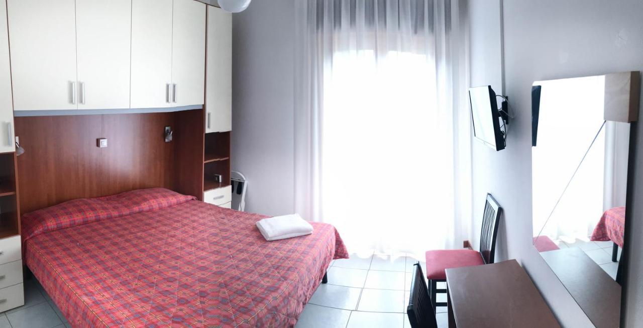 Hotel Zen Lignano Sabbiadoro Bagian luar foto
