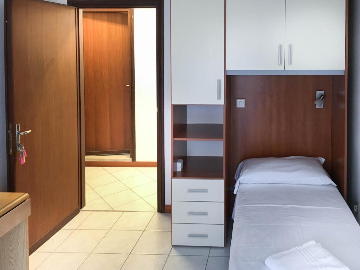 Hotel Zen Lignano Sabbiadoro Bagian luar foto