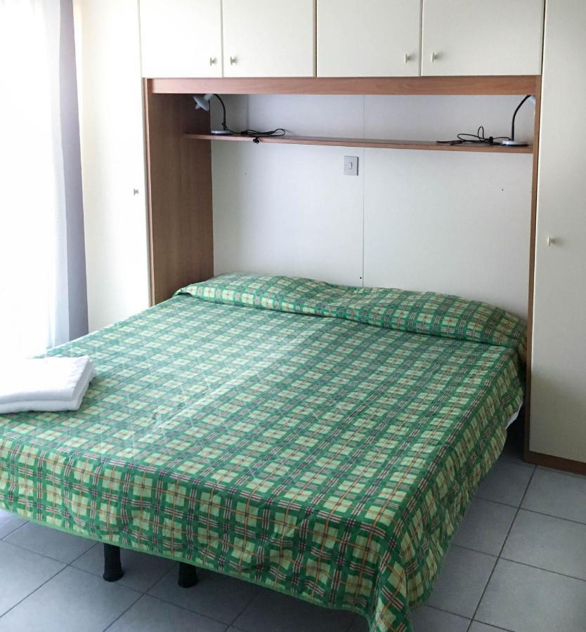 Hotel Zen Lignano Sabbiadoro Bagian luar foto
