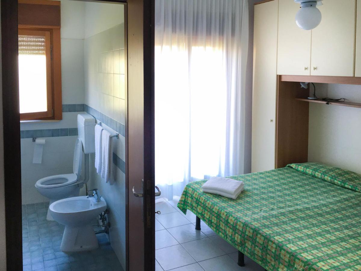 Hotel Zen Lignano Sabbiadoro Bagian luar foto